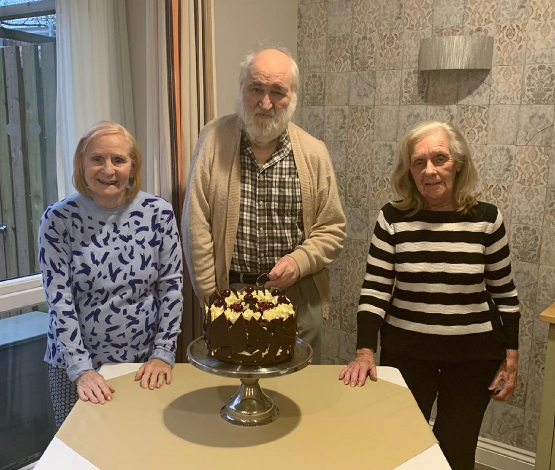 Sutton Coldfield care home dines through the decades with special guest